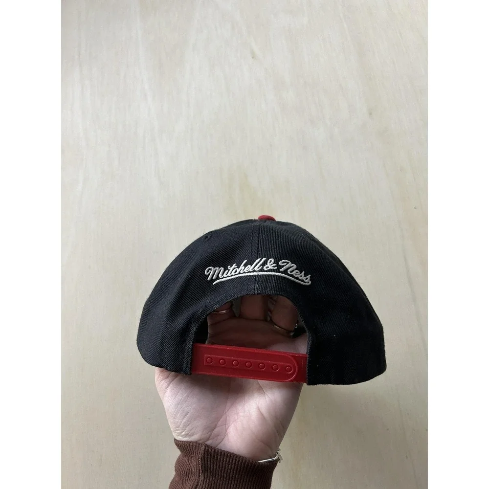 Miami Heat Hat Cap Snap Back Mens One Size Black NBA Basketball Mitchell & Ness‎